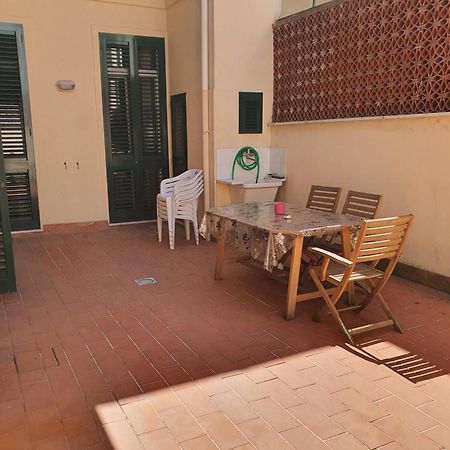 Incantevole Vacanza In Versilia Viareggio Kültér fotó